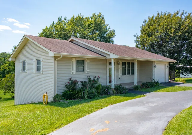 Photo 1 of Sale Pending at 561 Old Whitley Rd, London, KY 40744 | MLS# 26020746 | Listing updated on 2026-09-04