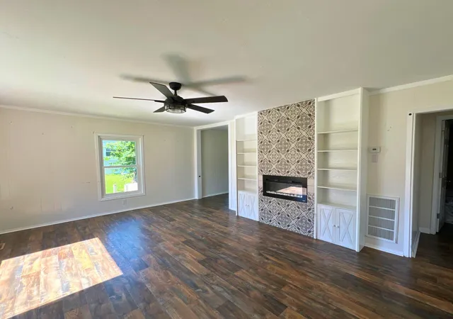 Photo 3 of Sale Pending at 340 Beech St, Calvert City, KY 42029 | MLS# 26021232 | Listing updated on 2026-09-10