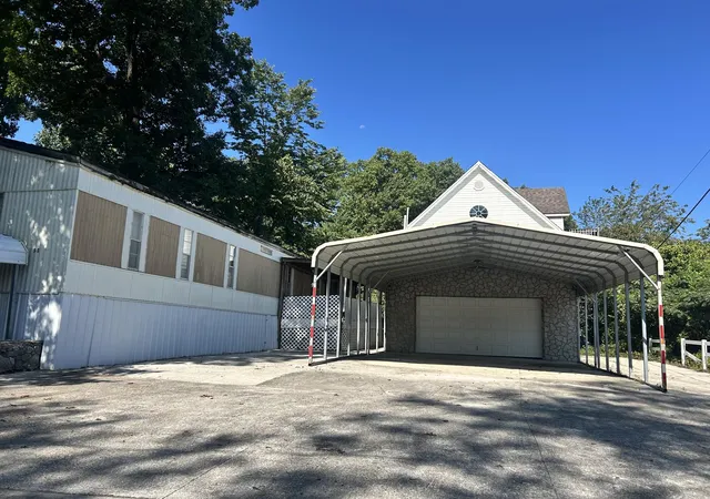 Photo 3 of Single family home for sale at 51 Beauchamp Blvd, Somerset, KY 42503 | MLS# 26020948 | Listing updated on 2026-09-28