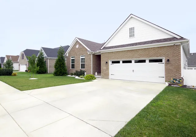 Photo 2 of Single family home for sale at 312 Fox Holw Trl, Nicholasville, KY 40356 | MLS# 26020752 | Listing updated on 2026-08-20