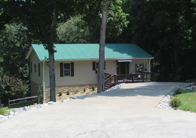 Photo 3 of Single family home for sale at 798 Wheaton Way, Eddyville, KY 42038 | MLS# 26021374 | Listing updated on 2026-08-10