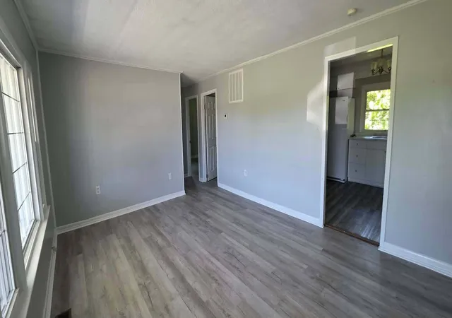 Photo 4 of Single family home for sale at 386 W Highway 635, Science Hill, KY 42553 | MLS# 26020850 | Listing updated on 2026-09-18
