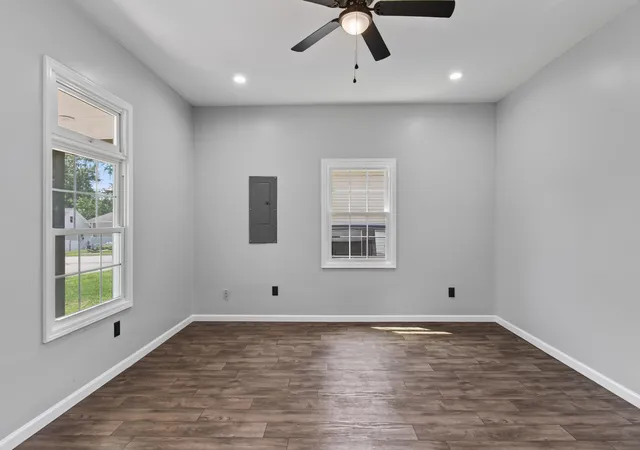 Photo 3 of Single family home for sale at 403 Locust St, Danville, KY 40422 | MLS# 26020784 | Listing updated on 2026-09-16