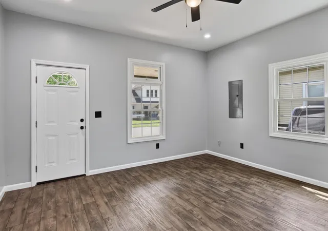 Photo 4 of Single family home for sale at 403 Locust St, Danville, KY 40422 | MLS# 26020784 | Listing updated on 2026-09-16