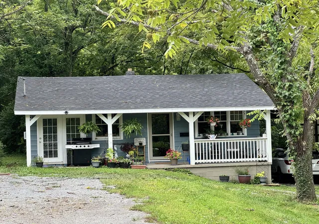 Photo 3 of Single family home for sale at 719 Gose Pike, Danville, KY 40422 | MLS# 26022713 | Listing updated on 2026-09-15
