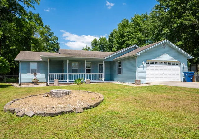 Photo 3 of Single family home for sale at 157 Woods Point Dr, Berea, KY 40403 | MLS# 26021444 | Listing updated on 2026-09-16