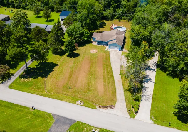 Photo 4 of Single family home for sale at 157 Woods Point Dr, Berea, KY 40403 | MLS# 26021444 | Listing updated on 2026-09-30
