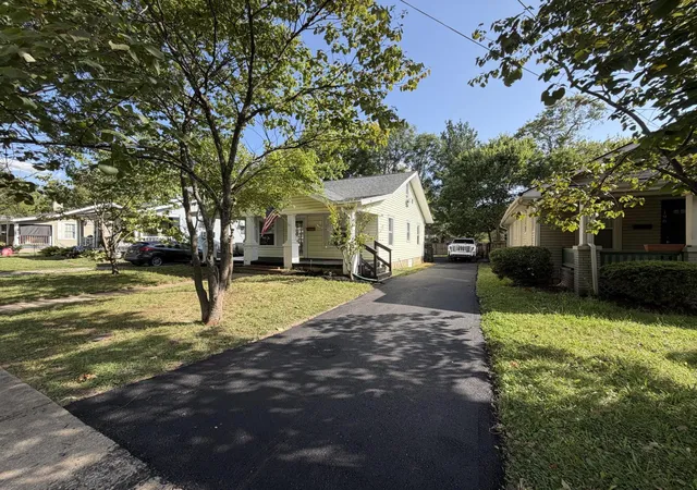 Photo 3 of Single family home for sale at 194 Rosemont, Lexington, KY 40503 | MLS# 26022483 | Listing updated on 2026-10-08