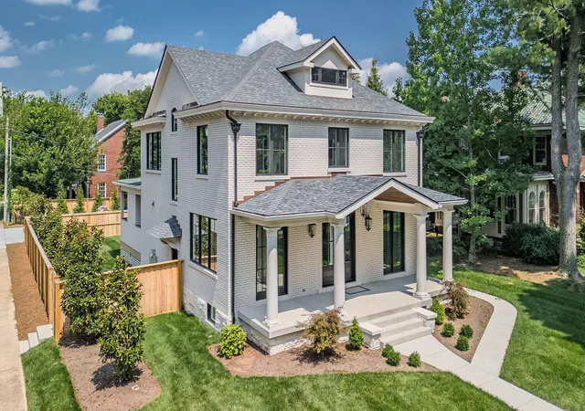 Photo 2 of Single family home for sale at 1501 Richmond Rd, Lexington, KY 40502 | MLS# 26020802 | Listing updated on 2026-09-15
