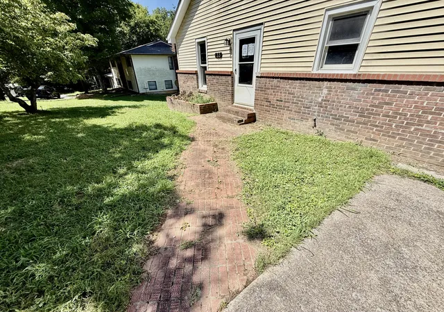Photo 2 of Single family home for sale at 133 Oak Ln, Cadiz, KY 42211 | MLS# 26022135 | Listing updated on 2026-08-24