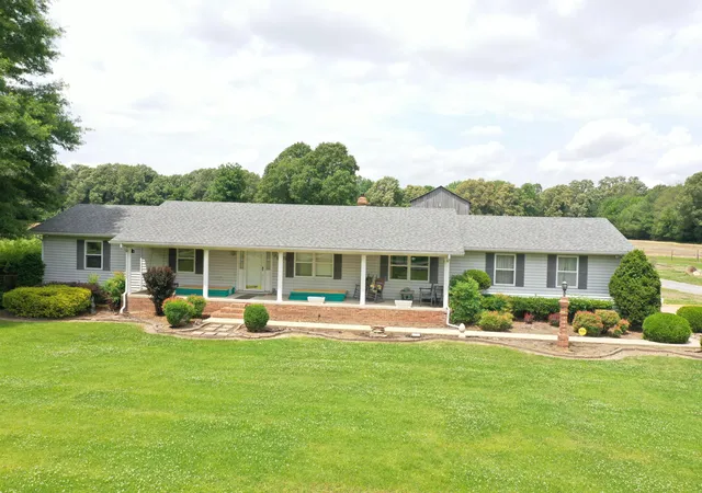 Photo 1 of Sale Pending at 6035 Cunningham Rd, West Paducah, KY 42086 | MLS# 26020890 | Listing updated on 2026-08-26