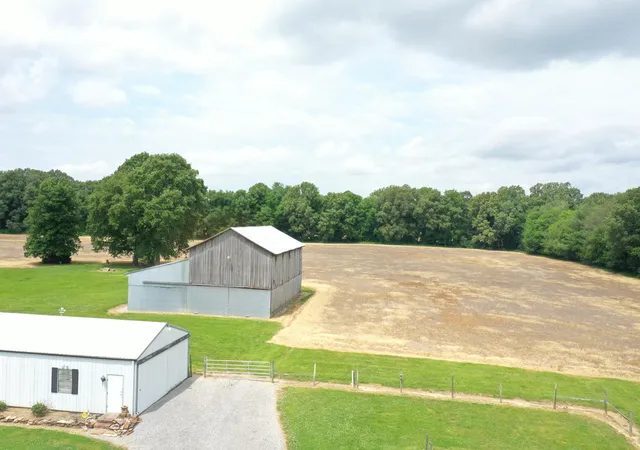 Photo 3 of Sale Pending at 6035 Cunningham Rd, West Paducah, KY 42086 | MLS# 26020890 | Listing updated on 2026-08-26