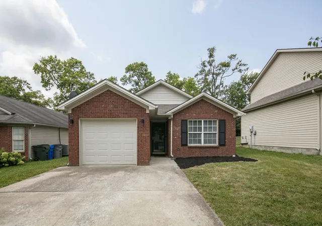 Photo 2 of Sale Pending at 1056 Winding Oak Trl, Lexington, KY 40511 | MLS# 26021752 | Listing updated on 2026-09-02