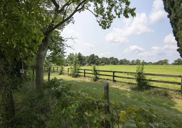 Photo 3 of Sale Pending at 1056 Winding Oak Trl, Lexington, KY 40511 | MLS# 26021752 | Listing updated on 2026-09-02