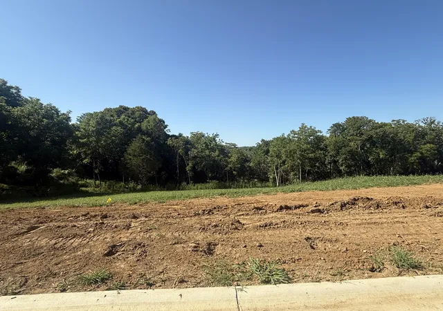 Photo 4 of Land for sale at Lot 12 Presidential Blvd, Richmond, KY 40475 | MLS# 26020889 | Listing updated on 2026-08-04