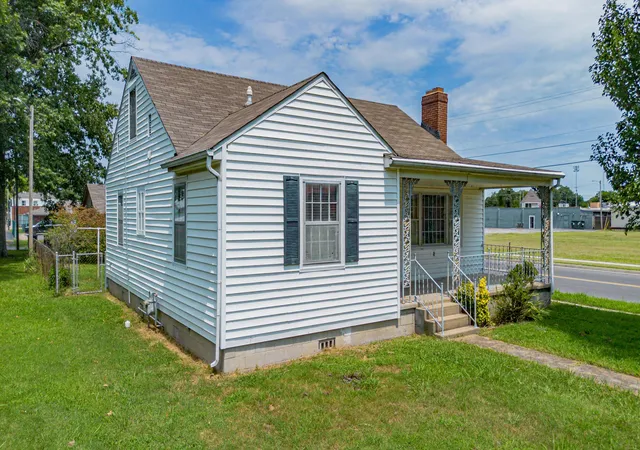 Photo 3 of Sale Pending at 2501 Ohio St, Paducah, KY 42003 | MLS# 26021531 | Listing updated on 2026-08-18