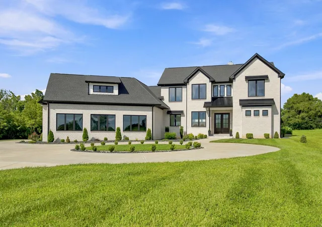 Photo 1 of Single family home for sale at 140 Cave Run Blvd, Versailles, KY 40383 | MLS# 26021294 | Listing updated on 2026-09-18