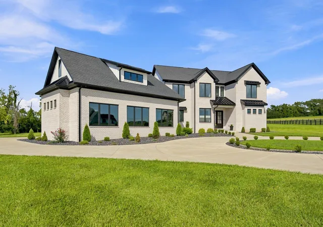 Photo 3 of Single family home for sale at 140 Cave Run Blvd, Versailles, KY 40383 | MLS# 26021294 | Listing updated on 2026-09-18