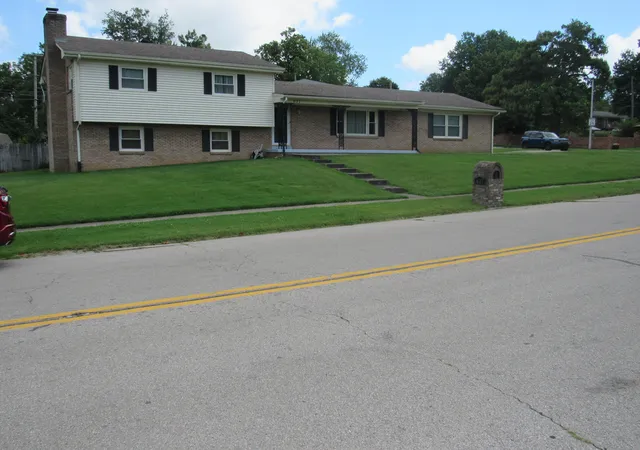 Photo 1 of Single family home for sale at 637 Cromwell Way, Lexington, KY 40503 | MLS# 26020863 | Listing updated on 2026-09-14
