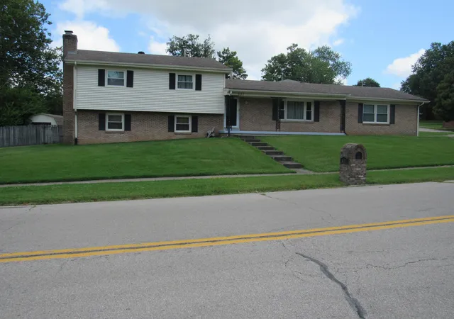 Photo 2 of Single family home for sale at 637 Cromwell Way, Lexington, KY 40503 | MLS# 26020863 | Listing updated on 2026-09-14