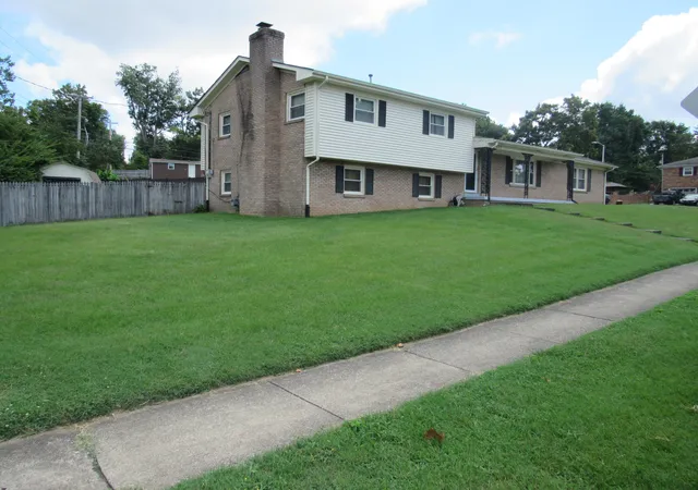 Photo 3 of Single family home for sale at 637 Cromwell Way, Lexington, KY 40503 | MLS# 26020863 | Listing updated on 2026-09-14