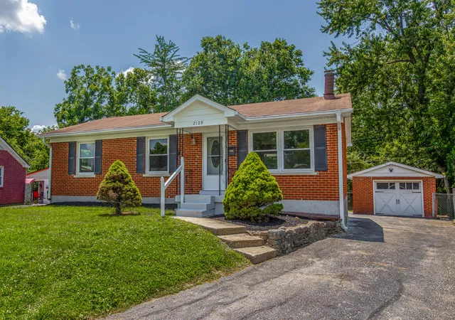 Single family home for sale at 2129 Palms Dr, Lexington, KY 40504 | MLS# 26020838