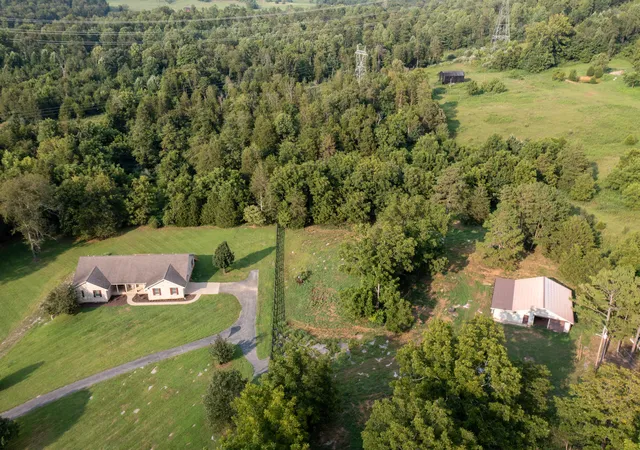 Photo 4 of Single family home for sale at 4394 Rush Branch Rd, Somerset, KY 42501 | MLS# 26020849 | Listing updated on 2026-09-24
