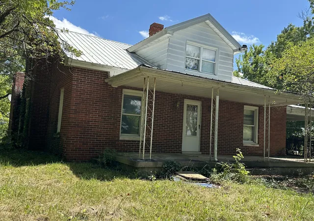 Photo 1 of Single family home for sale at 8811 Cincinnati Pike, Sadieville, KY 40370 | MLS# 26021262 | Listing updated on 2026-08-07