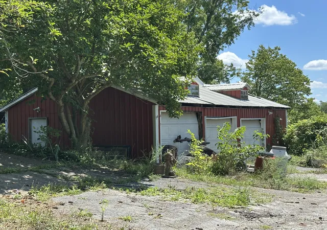Photo 4 of Sale Pending at 8811 Cincinnati Pike, Sadieville, KY 40370 | MLS# 26021262 | Listing updated on 2026-10-06