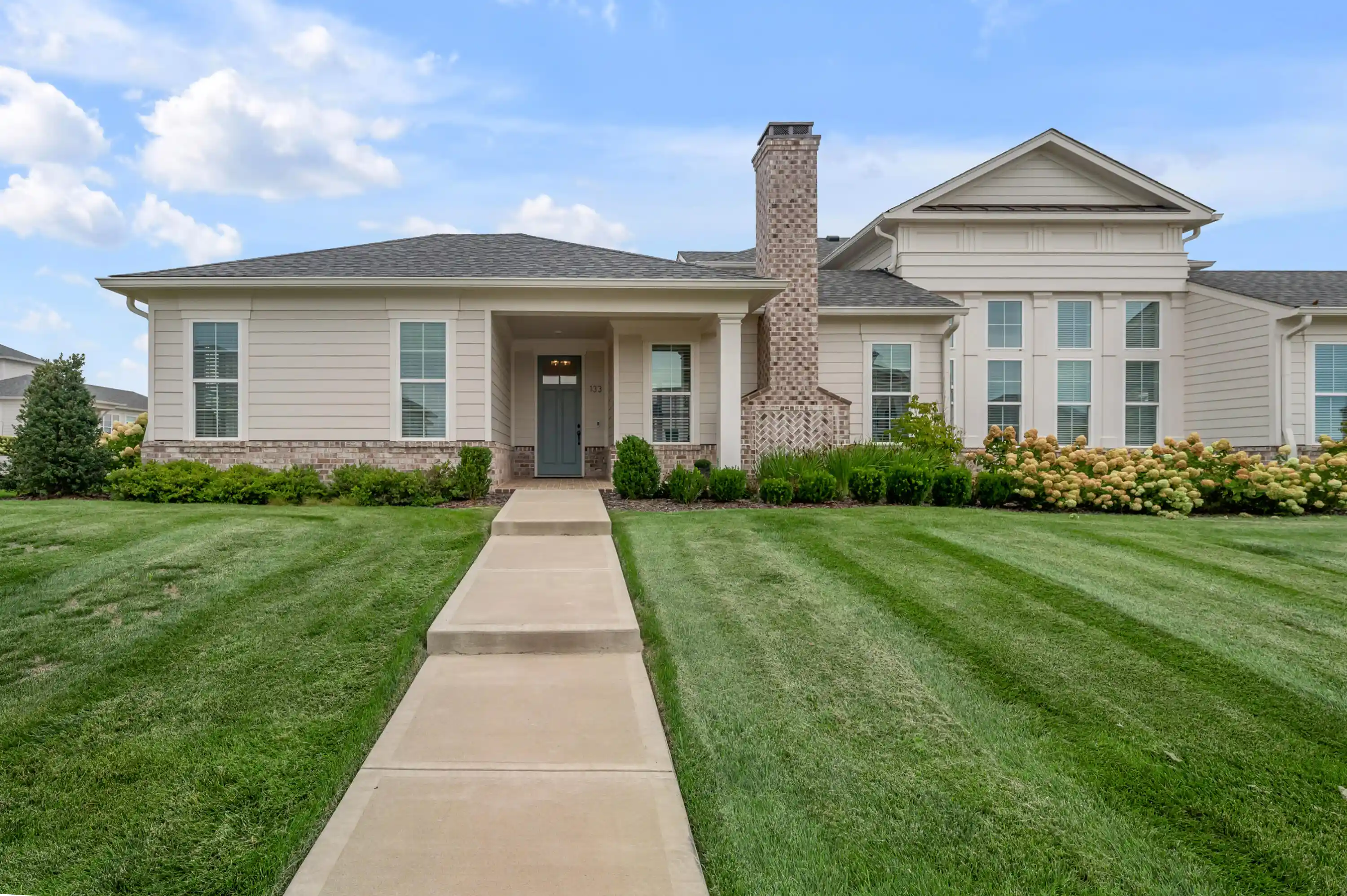 Listing Photo 1 - Condo for sale in 133 Lake Pt Dr located at 133 Lake Pt Dr, Nicholasville, KY 40356 - Unit 133 Lake Point Dr