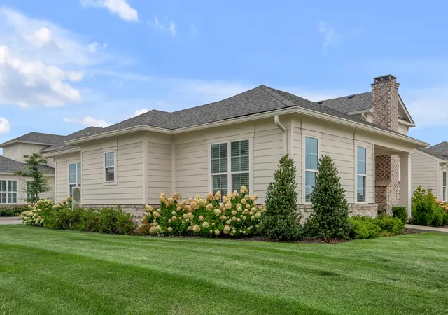Listing Photo 5 - Condo for sale in building located at 133 Lake Pt Dr, Nicholasville, KY 40356