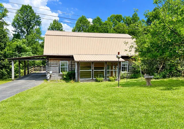 Photo 3 of Single family home for sale at 520 Singing Hills Rd, Corbin, KY 40701 | MLS# 26020997 | Listing updated on 2026-09-24