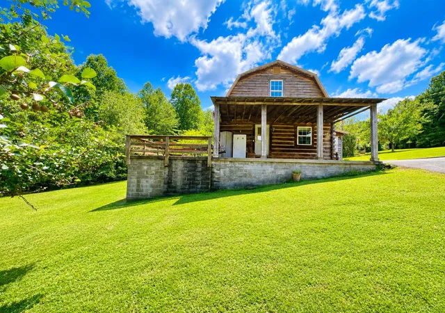 Photo 4 of Single family home for sale at 520 Singing Hills Rd, Corbin, KY 40701 | MLS# 26020997 | Listing updated on 2026-09-24
