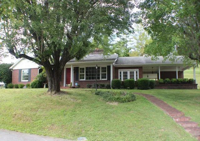 Photo 1 of Sale Pending at 113 Hollywood Dr, Middlesboro, KY 40965 | MLS# 26020874 | Listing updated on 2026-08-31