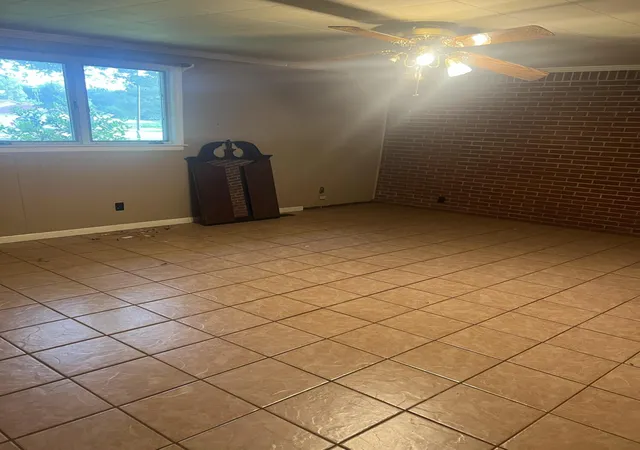 Photo 3 of Single family home for sale at 2200 Homewood Ave, Paducah, KY 42003 | MLS# 26020903 | Listing updated on 2026-08-04