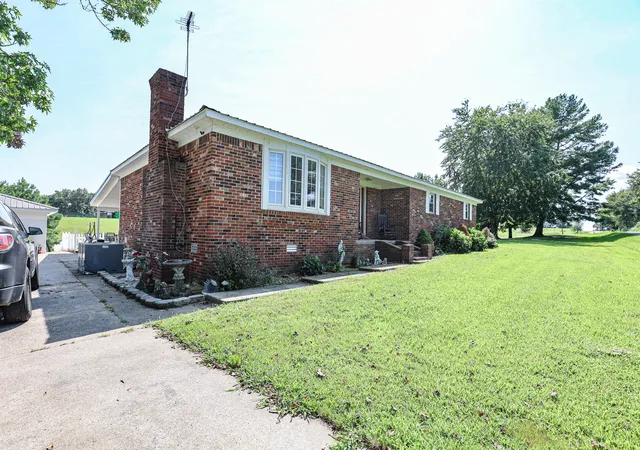Photo 2 of Single family home for sale at 2350 Rule Shack Rd, Mayfield, KY 42066 | MLS# 26021105 | Listing updated on 2026-08-23