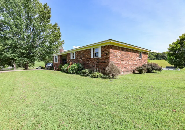Photo 2 of Single family home for sale at 2350 Rule Shack Rd, Mayfield, KY 42066 | MLS# 26021105 | Listing updated on 2026-08-23