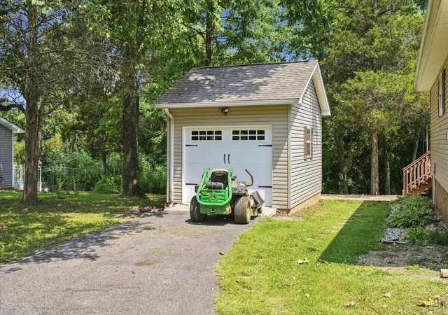 Photo 3 of Single family home for sale at 102 Wendy Dr, Eddyville, KY 42038 | MLS# 26020943 | Listing updated on 2026-09-22