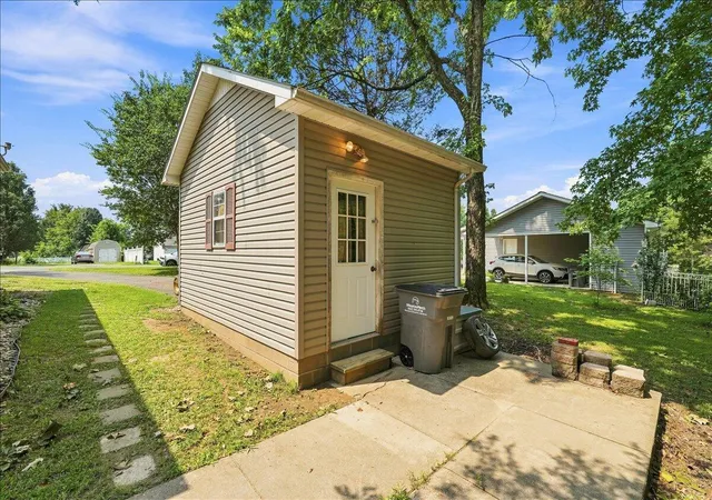 Photo 4 of Single family home for sale at 102 Wendy Dr, Eddyville, KY 42038 | MLS# 26020943 | Listing updated on 2026-09-22