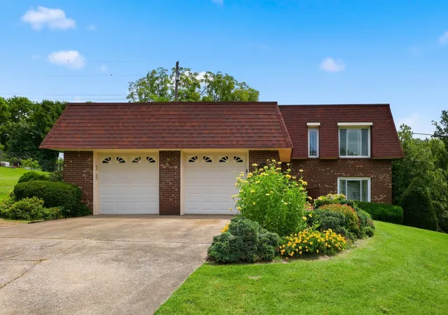 Photo 1 of Sale Pending at 1053 Idylwild Dr, Richmond, KY 40475 | MLS# 26020907 | Listing updated on 2026-09-24