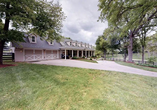 Photo 4 of Single family home for sale at 2830 Old Lemons Ml Rd, Lexington, KY 40511 | MLS# 26020901 | Listing updated on 2026-08-04
