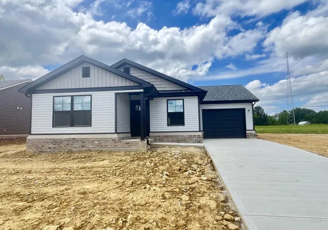 Photo 1 of Single family home for sale at 213 Ter View Dr, Berea, KY 40403 | MLS# 26020920 | Listing updated on 2026-08-04