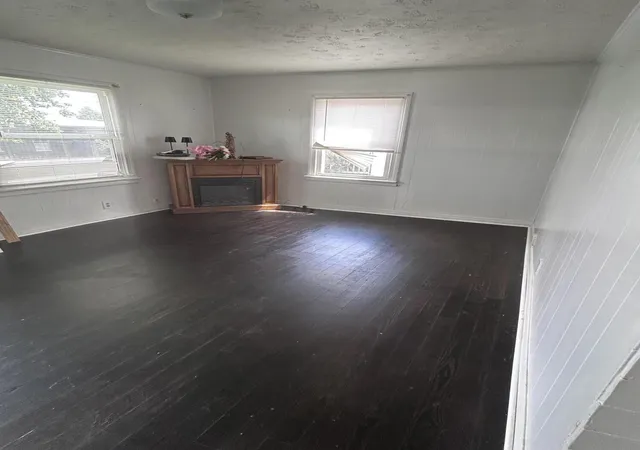 Photo 2 of Single family home for sale at 109 Hamilton Ave, Lancaster, KY 40444 | MLS# 26020971 | Listing updated on 2026-08-20