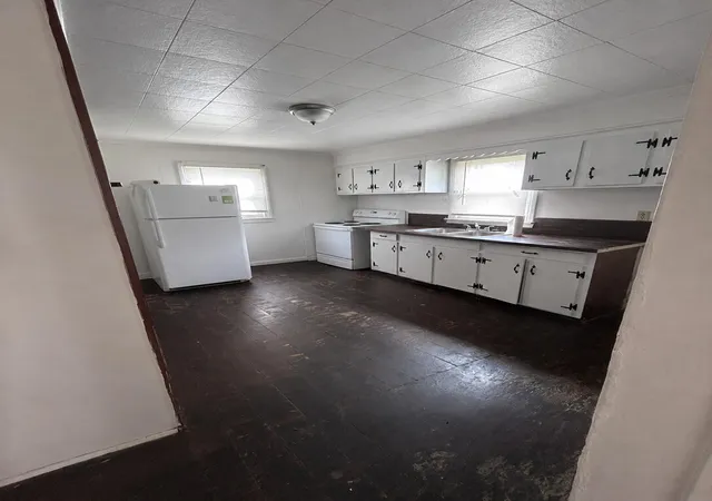 Photo 3 of Sale Pending at 109 Hamilton Ave, Lancaster, KY 40444 | MLS# 26020971 | Listing updated on 2026-10-08