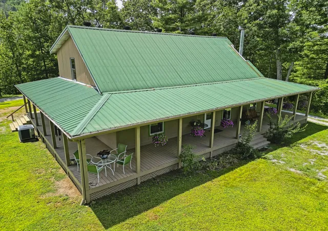 Photo 3 of House for sale at 11732 Red Lick Rd, Irvine, KY 40336 | MLS# 26021336 | Listing updated on 2026-10-02