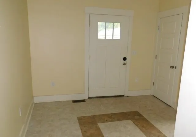Photo 2 of Single family home for sale at 329 Holmes St, Frankfort, KY 40601 | MLS# 26020944 | Listing updated on 2026-09-11