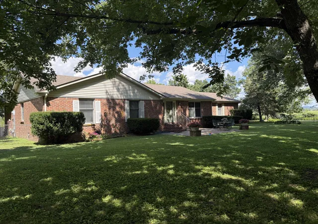 Photo 3 of Single family home for sale at 297 White Sta Rd, Berea, KY 40403 | MLS# 26020932 | Listing updated on 2026-09-10