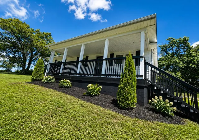 Photo 2 of Single family home for sale at 3070 Highway 151 Rd, Frankfort, KY 40601 | MLS# 26021141 | Listing updated on 2026-09-23