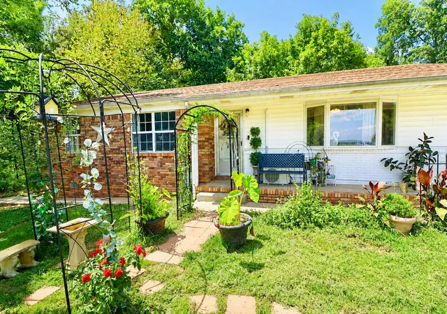 Photo 3 of Sale Pending at 799 Nelson Trl, Dexter, KY 42036 | MLS# 26021130 | Listing updated on 2026-09-18