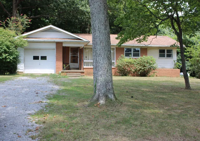 Photo 1 of Single family home for sale at 11263 State Route 93 S, Eddyville, KY 42038 | MLS# 26021987 | Listing updated on 2026-09-13